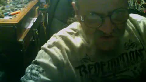 Snapshot of johnnyshung1 chatting on 11-03-25, 11:44 johnnyshung1 online show from 11-03-25, 11:44