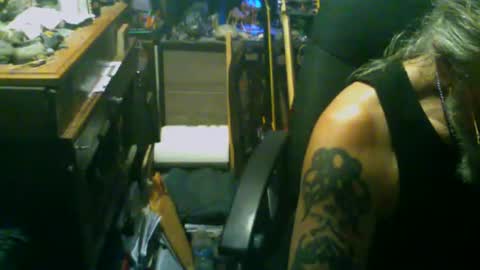 Snapshot of johnnyshung1 chatting on 11-14-25, 10:14 johnnyshung1 online show from 11-14-25, 10:14