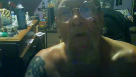 Snapshot of johnnyshung1 chatting on 12-02-25, 06:58 johnnyshung1 online show from 12-02-25, 06:58