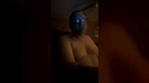 Snapshot of johnpetzoldt chatting on 06-14-26, 04:14 johnpetzoldt online show from 06-14-26, 04:14