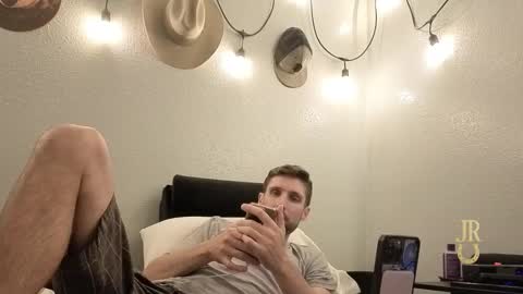 Snapshot of johnryantexas chatting on 11-07-25, 05:07 Give John Ryan A Thumbs Up online show from 11-07-25, 05:07