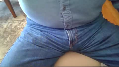 Snapshot of johnxxx549 chatting on 12-23-24, 04:39 johnxxx549 online show from 12-23-24, 04:39