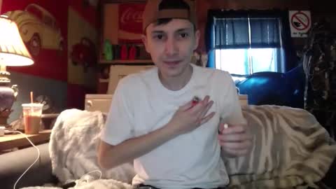 Snapshot of johstondude chatting on 05-10-26, 03:39 Johston online show from 05-10-26, 03:39
