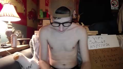 Snapshot of johstondude chatting on 05-16-26, 12:40 Johston online show from 05-16-26, 12:40