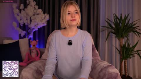 Paula online show from 11-14-25, 04:11