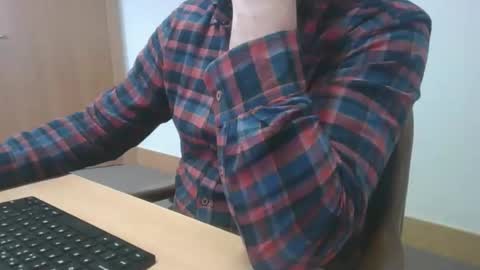 husssky online show from 10-10-25, 11:42