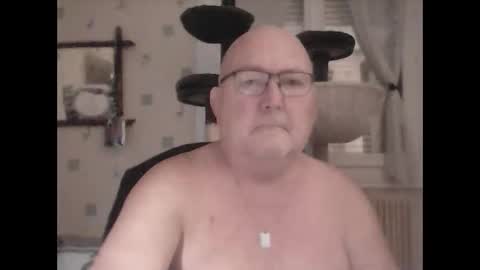 jojo60000529566 online show from 12-04-24, 08:12