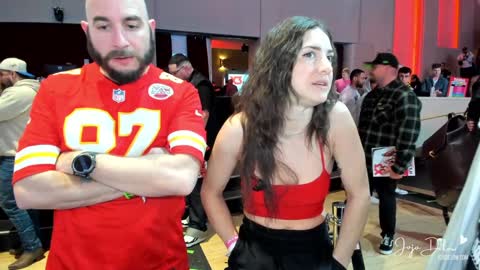 Snapshot of jojodelow chatting on 01-18-25, 11:33 online show from 01-18-25, 11:33