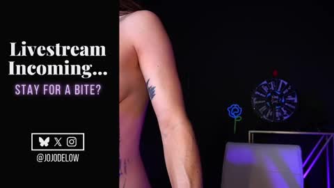 Snapshot of jojodelow chatting on 09-15-25, 12:10 online show from 09-15-25, 12:10