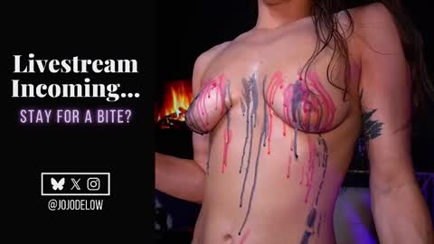 Snapshot of jojodelow chatting on 11-24-25, 12:21 online show from 11-24-25, 12:21