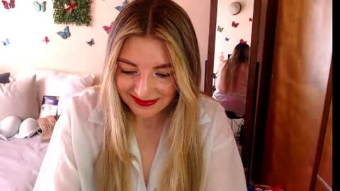 Jolie Mature online show from 05-23-26, 07:51