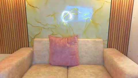 jolierouse online show from 07-18-26, 11:58