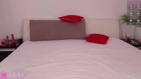 Belle online show from 10-05-25, 01:15