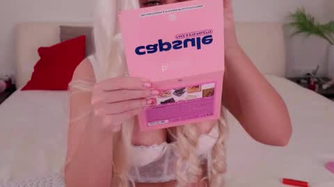 Belle online show from 10-09-25, 01:25