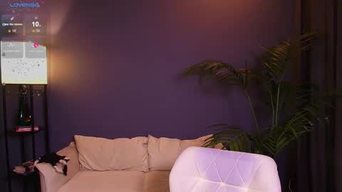 Polly  online show from 10-30-25, 02:24