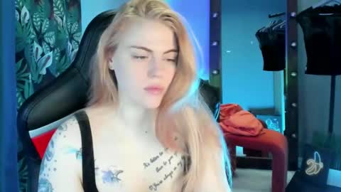 Jolly online show from 01-10-25, 03:07