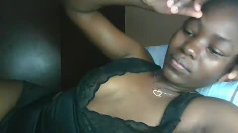 Snapshot of jollynabeb chatting on 12-14-25, 08:30 jollynabeb online show from 12-14-25, 08:30