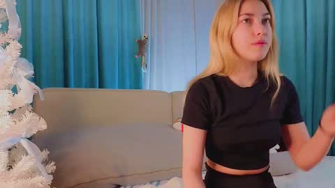 Viola online show from 12-21-25, 11:06