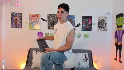 Instagram jonathanfit14 online show from 10-26-25, 07:42