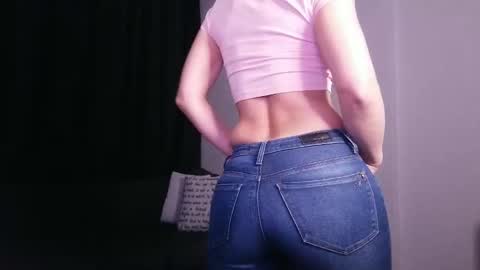 Snapshot of jonesalesya chatting on 02-16-25, 07:27 AlesyaJ online show from 02-16-25, 07:27