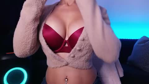 Snapshot of jonesalesya chatting on 09-09-25, 08:03 AlesyaJ online show from 09-09-25, 08:03