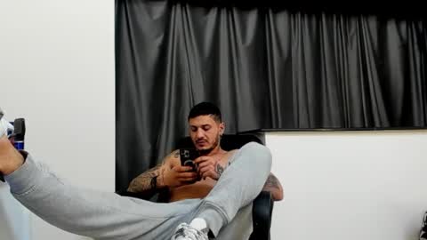 Snapshot of jonnyporn1 chatting on 01-04-25, 05:05 jonnyporn1 online show from 01-04-25, 05:05