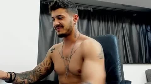 Snapshot of jonnyporn1 chatting on 01-06-25, 05:06 jonnyporn1 online show from 01-06-25, 05:06