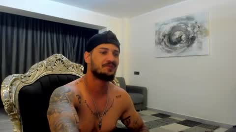 Snapshot of jonnyporn1 chatting on 06-13-26, 09:35 jonnyporn1 online show from 06-13-26, 09:35