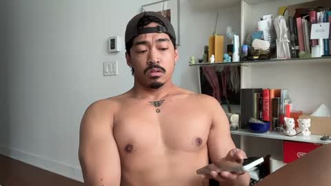 Snapshot of jonutty chatting on 05-05-26, 07:11 jonutty online show from 05-05-26, 07:11