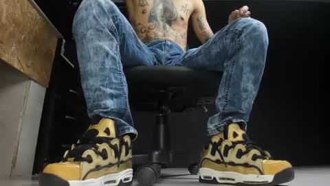 Snapshot of jordan33blake chatting on 01-31-25, 01:23 jordan33blake online show from 01-31-25, 01:23