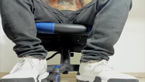 Snapshot of jordan33blake chatting on 02-03-26, 02:21 jordan33blake online show from 02-03-26, 02:21