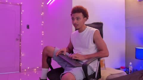 Snapshot of jordan_love7 chatting on 01-23-25, 01:35 jordan online show from 01-23-25, 01:35