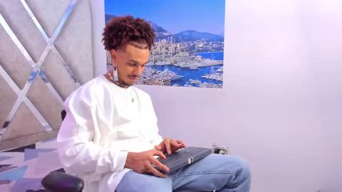 Snapshot of jordan_love7 chatting on 09-11-25, 01:00 jordan online show from 09-11-25, 01:00