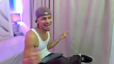 Snapshot of jordan_love7 chatting on 09-14-25, 12:48 jordan online show from 09-14-25, 12:48