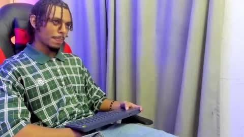 Snapshot of jordan_love7 chatting on 10-10-25, 12:59 jordan online show from 10-10-25, 12:59