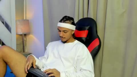 Snapshot of jordan_love7 chatting on 11-11-25, 12:49 jordan online show from 11-11-25, 12:49