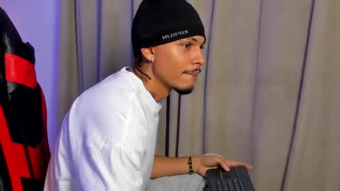 Snapshot of jordan_love7 chatting on 11-22-25, 12:48 jordan online show from 11-22-25, 12:48