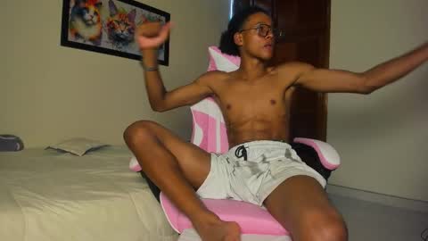 Snapshot of jordan_mm420 chatting on 09-23-25, 01:19 jordan online show from 09-23-25, 01:19