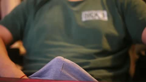 Snapshot of jorge9614 chatting on 10-21-25, 02:23 jorge9614 online show from 10-21-25, 02:23