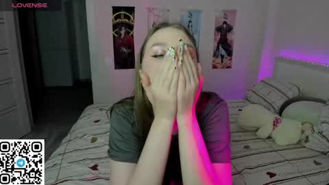 Mila online show from 05-08-26, 03:45