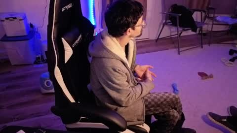 Josef online show from 03-28-26, 04:12