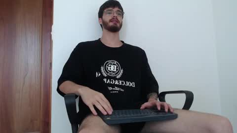 Snapshot of joseh0se chatting on 04-18-26, 03:05 alejandro online show from 04-18-26, 03:05