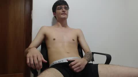 Snapshot of joseh0se chatting on 04-28-26, 02:27 alejandro online show from 04-28-26, 02:27