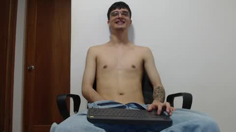 Snapshot of joseh0se chatting on 05-03-26, 07:03 alejandro online show from 05-03-26, 07:03