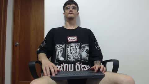 Snapshot of joseh0se chatting on 05-07-26, 02:06 alejandro online show from 05-07-26, 02:06