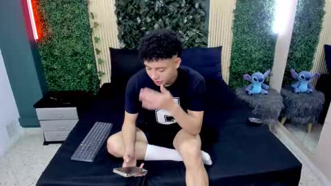 Snapshot of joselucian chatting on 11-21-25, 08:29 jose online show from 11-21-25, 08:29