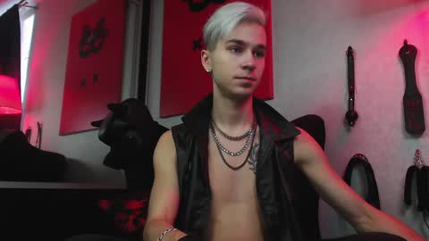 Snapshot of joseph__quinn chatting on 12-17-24, 08:01 Master Joseph online show from 12-17-24, 08:01