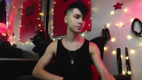 Snapshot of joseph__quinn chatting on 12-27-24, 12:34 Master Joseph online show from 12-27-24, 12:34