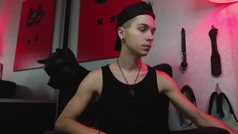 Snapshot of joseph__quinn chatting on 02-01-25, 11:21 Master Joseph online show from 02-01-25, 11:21