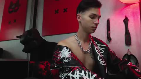 Snapshot of joseph__quinn chatting on 03-10-25, 08:04 Master Joseph online show from 03-10-25, 08:04